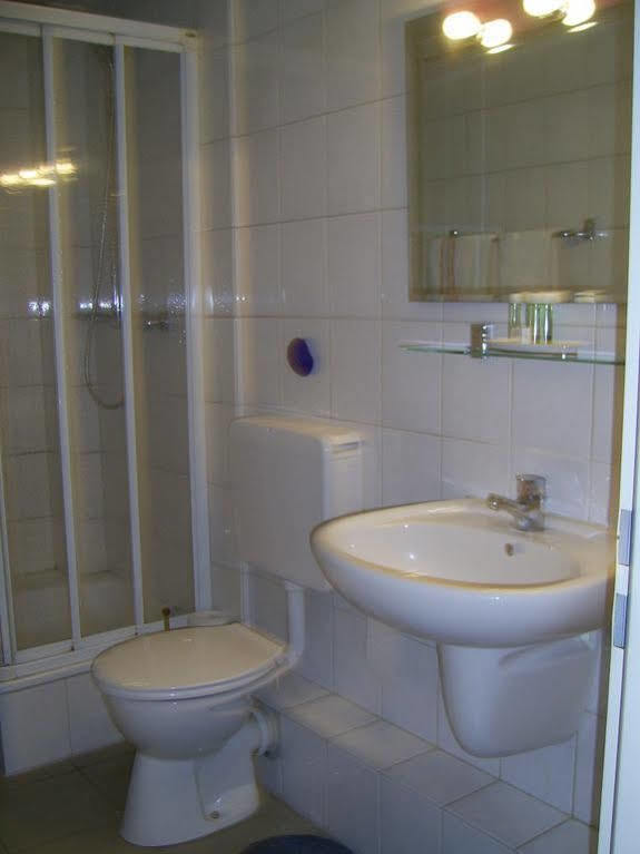 Waldpension Bielefeld Ngoại thất bức ảnh